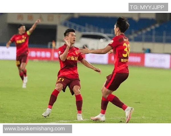 广州足球队以53分领跑冠军赛积分榜展现强劲实力 广州足球队以53分领跑冠军赛积分榜展现强劲实力