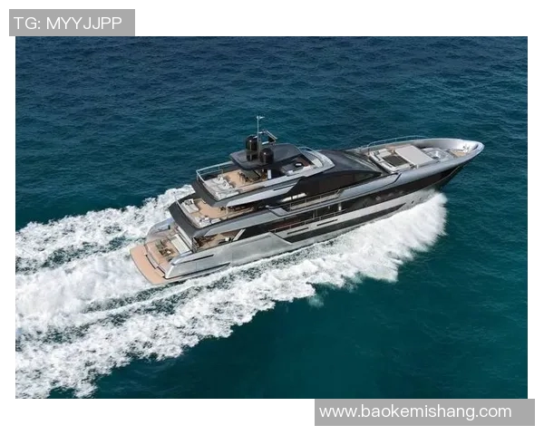 足球明星妻子优雅坐船视频曝光引发网友热议与羡慕